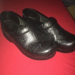 Dansko professional black tool clogs size 9